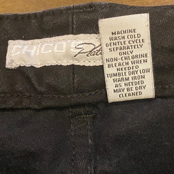 Chico’s 10 Short (1.5 Short) Platinum Mid Rise Black Boot Cut Stretch Jeans - Picture 5 of 9